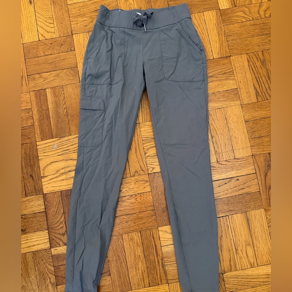 Columbia Women’s Slate Gray Cargo Pants